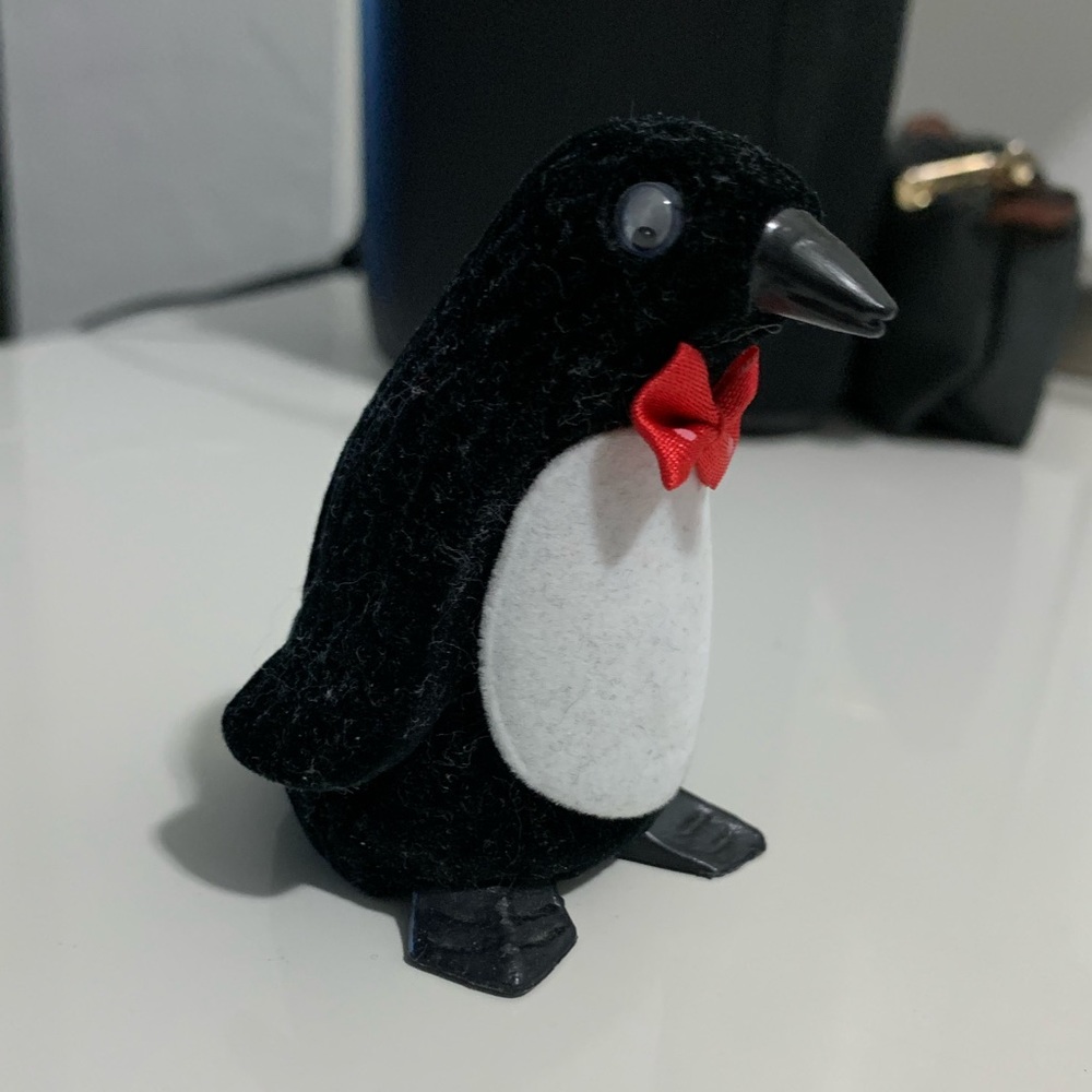 Papyrus Velvet Penguin Figurine